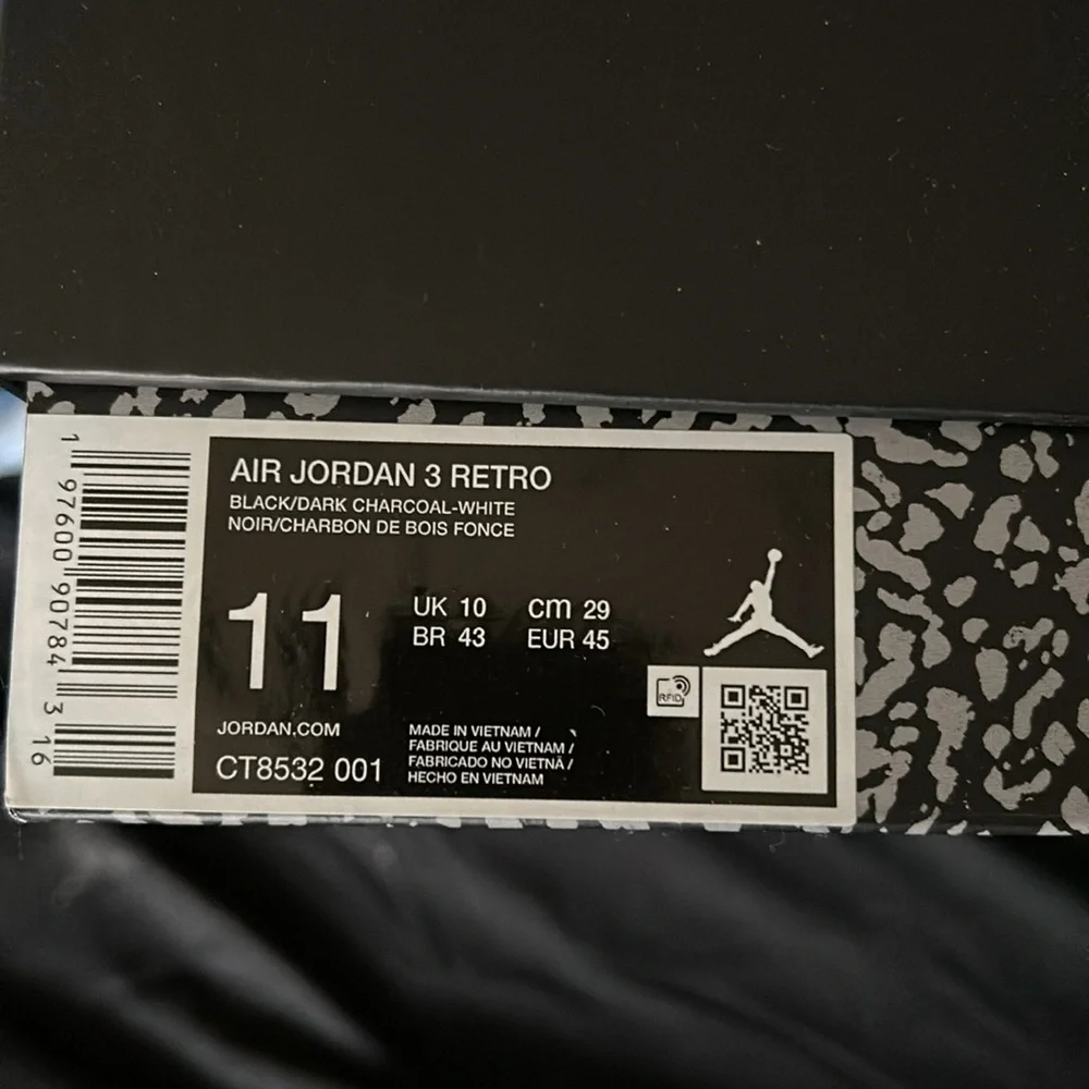 Jordan 3 Black Cat - Picture 4 of 4